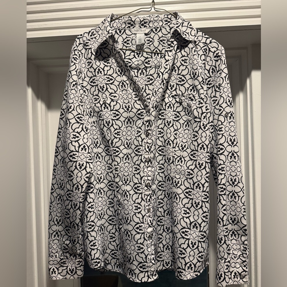 White House Black Market women’s button up blouse
